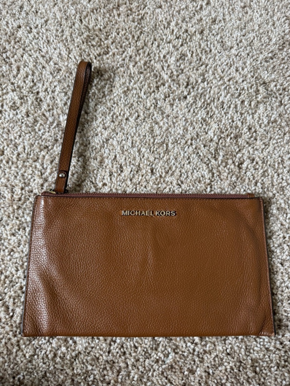 ✨ Michael Kors Leather Wristlet Wallet – Brown | Slim & Classic ✨